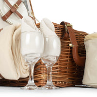 Panier de pique-nique traditionnel de luxe entièrement équipé
