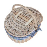 Ovaler Picknickkorb aus Weidengeflecht mit weißer Waschung